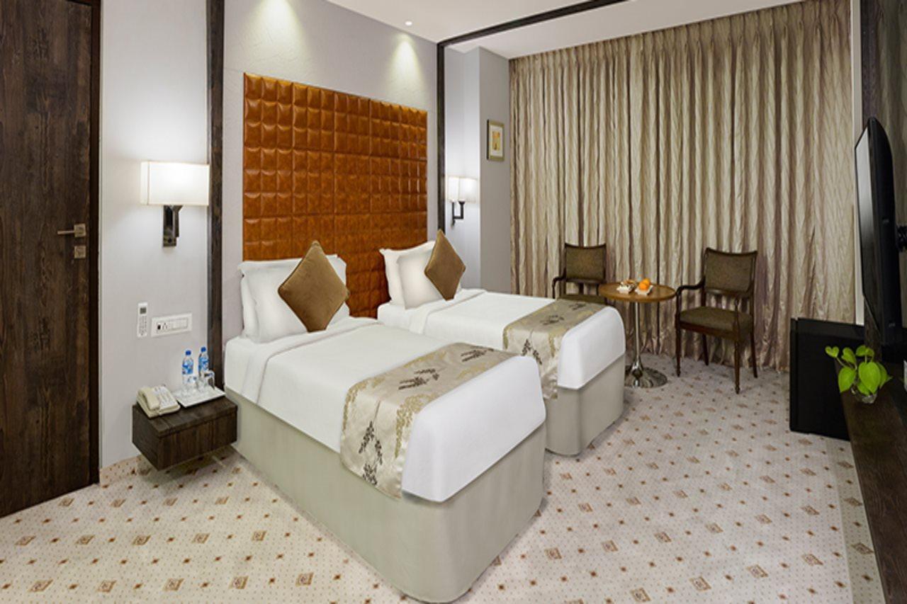Regenta Central Hotel & Convention Centre Nagpur Exterior photo