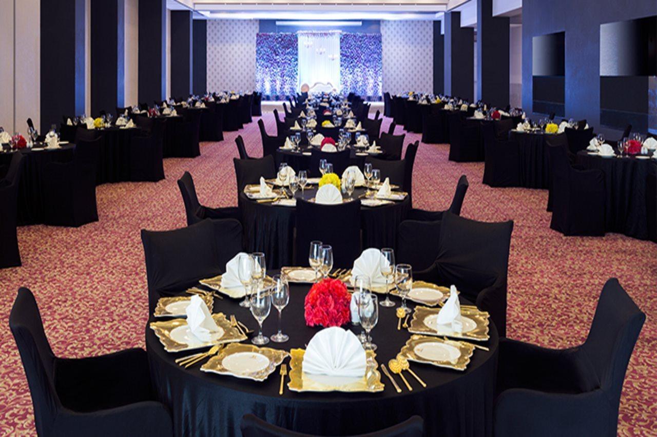 Regenta Central Hotel & Convention Centre Nagpur Exterior photo