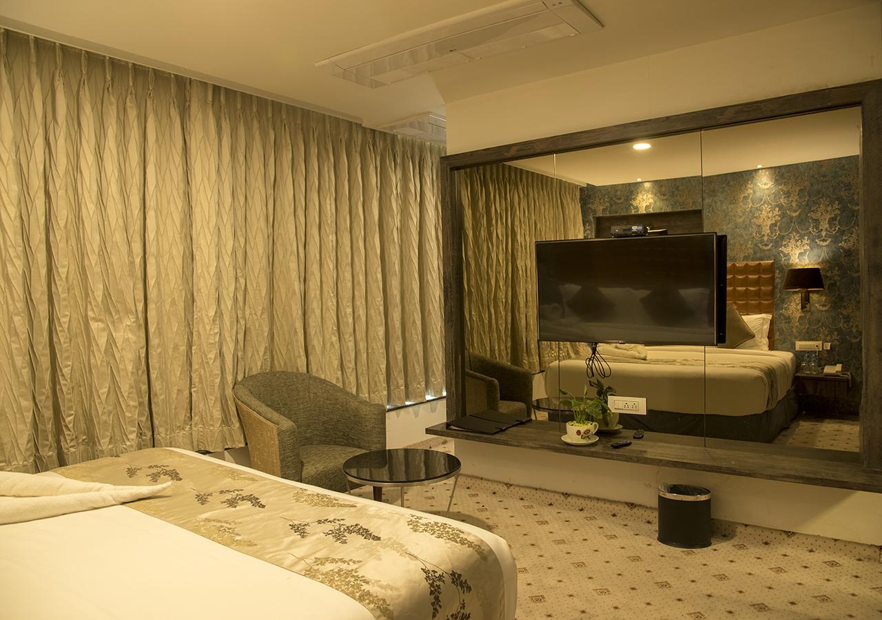 Regenta Central Hotel & Convention Centre Nagpur Exterior photo
