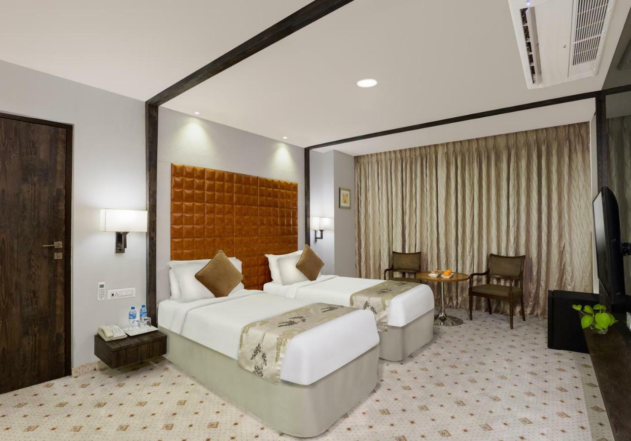 Regenta Central Hotel & Convention Centre Nagpur Exterior photo