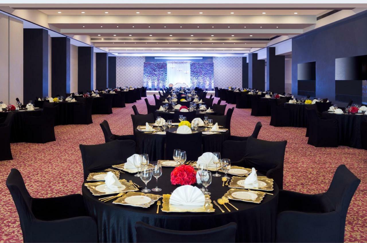 Regenta Central Hotel & Convention Centre Nagpur Exterior photo